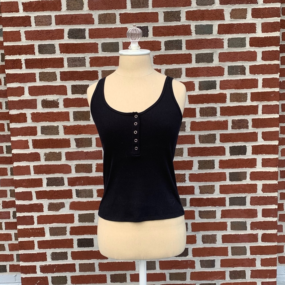 Super comfy and cute basic black tank.